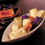���i